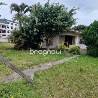 Terreno com 1288m², no bairro Ingleses em Florianópolis