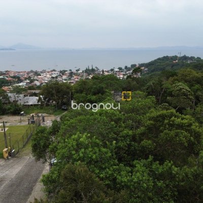 Terreno com 14106m², no bairro Sambaqui em Florianópolis