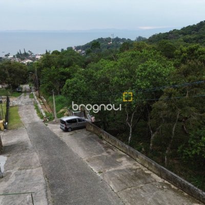 Terreno com 14106m², no bairro Sambaqui em Florianópolis