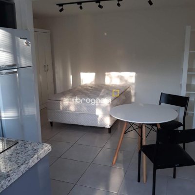 Casa com 176m², 6 quartos (sendo 2 suítes), 4 garagens, no bairro Carvoeira em Florianópolis