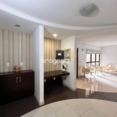 Sala com 163m², 2 garagens, no bairro Centro em Florianópolis