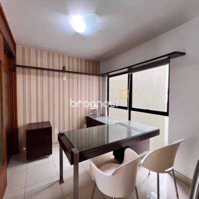 Sala com 163m², 2 garagens, no bairro Centro em Florianópolis
