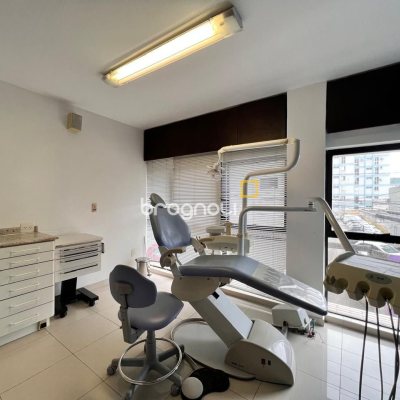 Sala com 163m², 2 garagens, no bairro Centro em Florianópolis