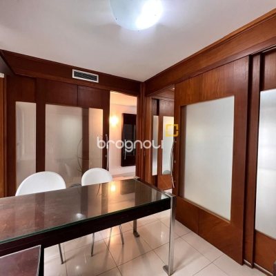 Sala com 163m², 2 garagens, no bairro Centro em Florianópolis