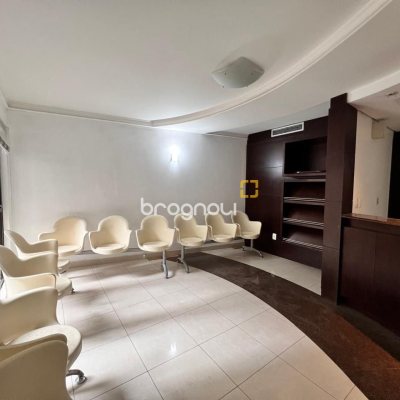Sala com 163m², 2 garagens, no bairro Centro em Florianópolis