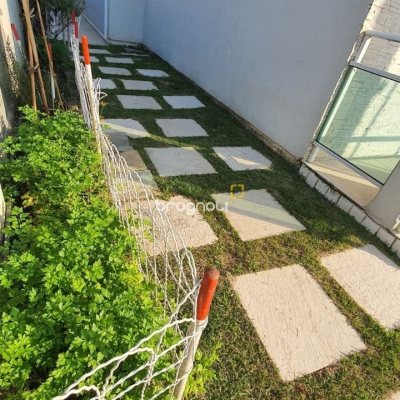 Casa de Condomínio com 224m², 4 quartos (sendo 3 suítes), 2 garagens, no bairro Ponta das Canas em Florianópolis