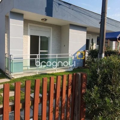 Casa de Condomínio com 224m², 4 quartos (sendo 3 suítes), 2 garagens, no bairro Ponta das Canas em Florianópolis
