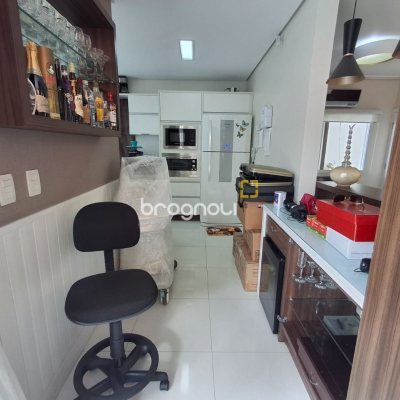 Casa com 235m², 3 quartos (sendo 1 suíte), 2 garagens, no bairro Pedra Branca em Palhoça