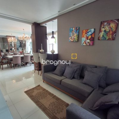 Casa com 235m², 3 quartos (sendo 1 suíte), 2 garagens, no bairro Pedra Branca em Palhoça