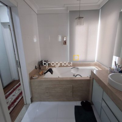 Casa com 235m², 3 quartos (sendo 1 suíte), 2 garagens, no bairro Pedra Branca em Palhoça