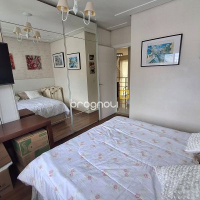 Casa com 235m², 3 quartos (sendo 1 suíte), 2 garagens, no bairro Pedra Branca em Palhoça
