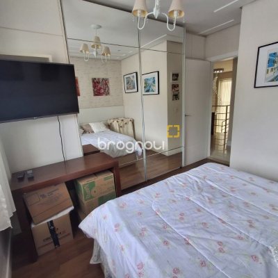 Casa com 235m², 3 quartos (sendo 1 suíte), 2 garagens, no bairro Pedra Branca em Palhoça