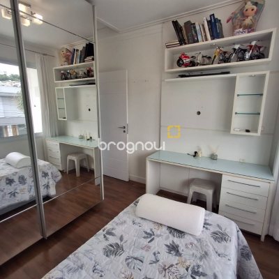 Casa com 235m², 3 quartos (sendo 1 suíte), 2 garagens, no bairro Pedra Branca em Palhoça