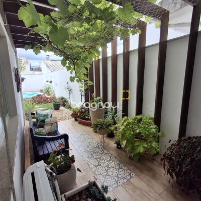 Casa com 235m², 3 quartos (sendo 1 suíte), 2 garagens, no bairro Pedra Branca em Palhoça