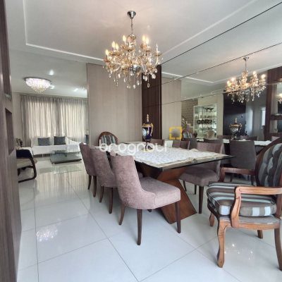 Casa com 235m², 3 quartos (sendo 1 suíte), 2 garagens, no bairro Pedra Branca em Palhoça