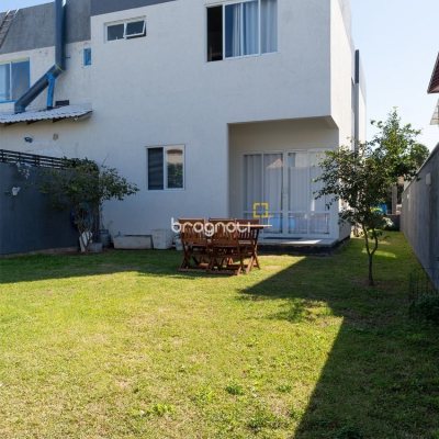 Casa com 151m², 3 quartos (sendo 1 suíte), 4 garagens, no bairro Ingleses em Florianópolis