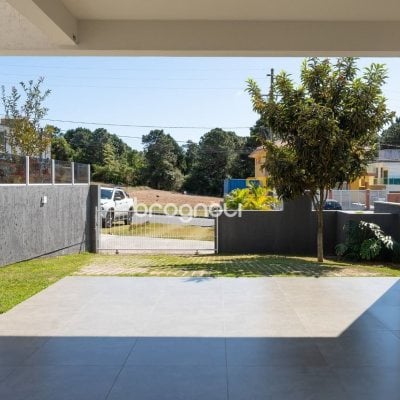 Casa com 151m², 3 quartos (sendo 1 suíte), 4 garagens, no bairro Ingleses em Florianópolis