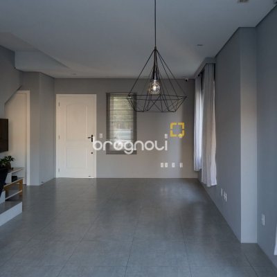 Casa com 151m², 3 quartos (sendo 1 suíte), 4 garagens, no bairro Ingleses em Florianópolis