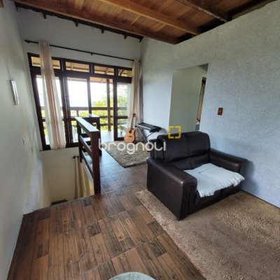Casa com 210m², 3 quartos, 2 garagens, no bairro Ribeirão da Ilha em Florianópolis