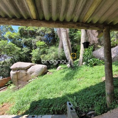 Casa com 210m², 3 quartos, 2 garagens, no bairro Ribeirão da Ilha em Florianópolis
