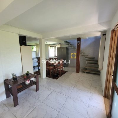 Casa com 210m², 3 quartos, 2 garagens, no bairro Ribeirão da Ilha em Florianópolis