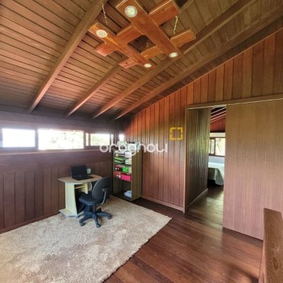 Casa com 210m², 3 quartos, 2 garagens, no bairro Ribeirão da Ilha em Florianópolis