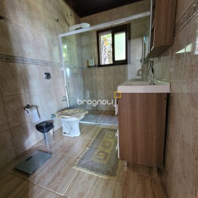 Casa com 210m², 3 quartos, 2 garagens, no bairro Ribeirão da Ilha em Florianópolis