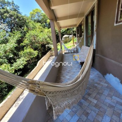 Casa com 210m², 3 quartos, 2 garagens, no bairro Ribeirão da Ilha em Florianópolis
