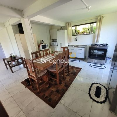 Casa com 210m², 3 quartos, 2 garagens, no bairro Ribeirão da Ilha em Florianópolis