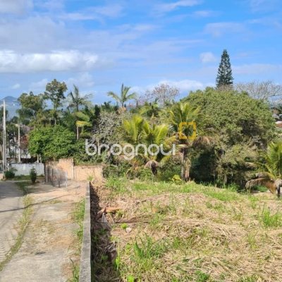 Terreno com 11123m², no bairro Sambaqui em Florianópolis