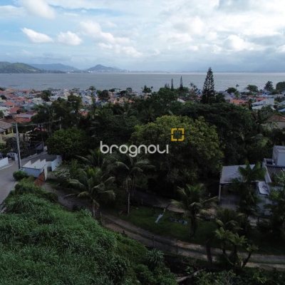 Terreno com 11123m², no bairro Sambaqui em Florianópolis