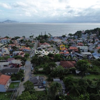 Terreno com 11123m², no bairro Sambaqui em Florianópolis