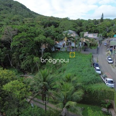 Terreno com 11123m², no bairro Sambaqui em Florianópolis
