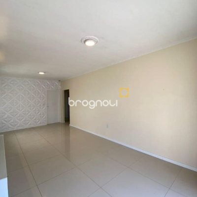 Casa com 189m², 3 quartos (sendo 1 suíte), 4 garagens, no bairro Nossa Senhora do Rosário em São José
