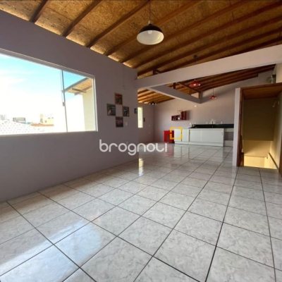 Casa com 189m², 3 quartos (sendo 1 suíte), 4 garagens, no bairro Nossa Senhora do Rosário em São José