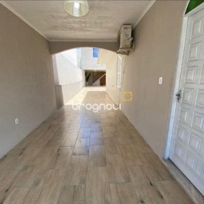 Casa com 189m², 3 quartos (sendo 1 suíte), 4 garagens, no bairro Nossa Senhora do Rosário em São José