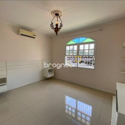Casa com 189m², 3 quartos (sendo 1 suíte), 4 garagens, no bairro Nossa Senhora do Rosário em São José