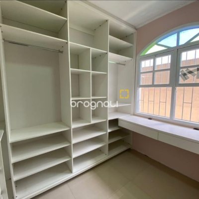 Casa com 189m², 3 quartos (sendo 1 suíte), 4 garagens, no bairro Nossa Senhora do Rosário em São José