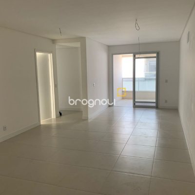 Apartamento com 83m², 2 quartos (sendo 1 suíte), 2 garagens, no bairro Ingleses em Florianópolis