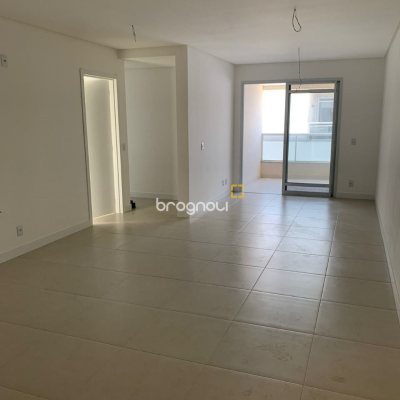 Apartamento com 83m², 2 quartos (sendo 1 suíte), 2 garagens, no bairro Ingleses em Florianópolis