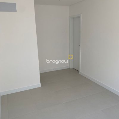 Apartamento com 83m², 2 quartos (sendo 1 suíte), 2 garagens, no bairro Ingleses em Florianópolis