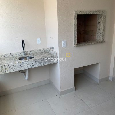 Apartamento com 83m², 2 quartos (sendo 1 suíte), 2 garagens, no bairro Ingleses em Florianópolis