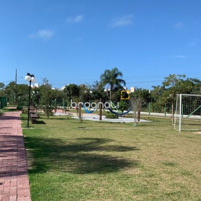 Apartamento com 83m², 2 quartos (sendo 1 suíte), 2 garagens, no bairro Ingleses em Florianópolis