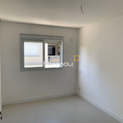 Apartamento com 83m², 2 quartos (sendo 1 suíte), 2 garagens, no bairro Ingleses em Florianópolis