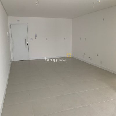 Apartamento com 83m², 2 quartos (sendo 1 suíte), 2 garagens, no bairro Ingleses em Florianópolis