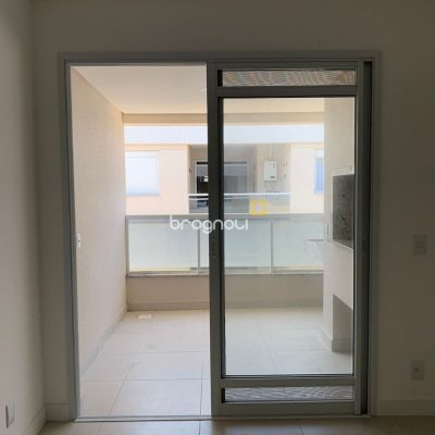 Apartamento com 83m², 2 quartos (sendo 1 suíte), 2 garagens, no bairro Ingleses em Florianópolis