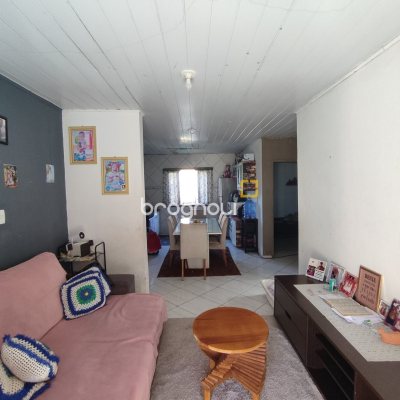 Casa com 130m², 4 quartos (sendo 2 suítes), 2 garagens, no bairro Sambaqui em Florianópolis