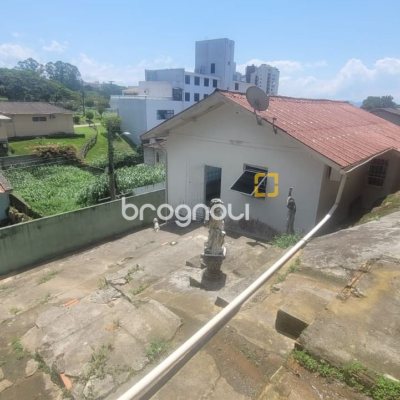 Casa com 82m², 2 quartos, 1 garagem, no bairro Agronômica em Florianópolis