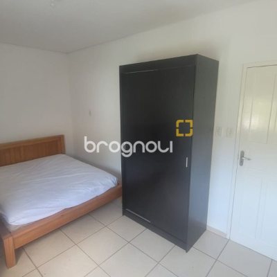 Casa com 82m², 2 quartos, 1 garagem, no bairro Agronômica em Florianópolis