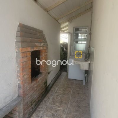 Casa com 82m², 2 quartos, 1 garagem, no bairro Agronômica em Florianópolis